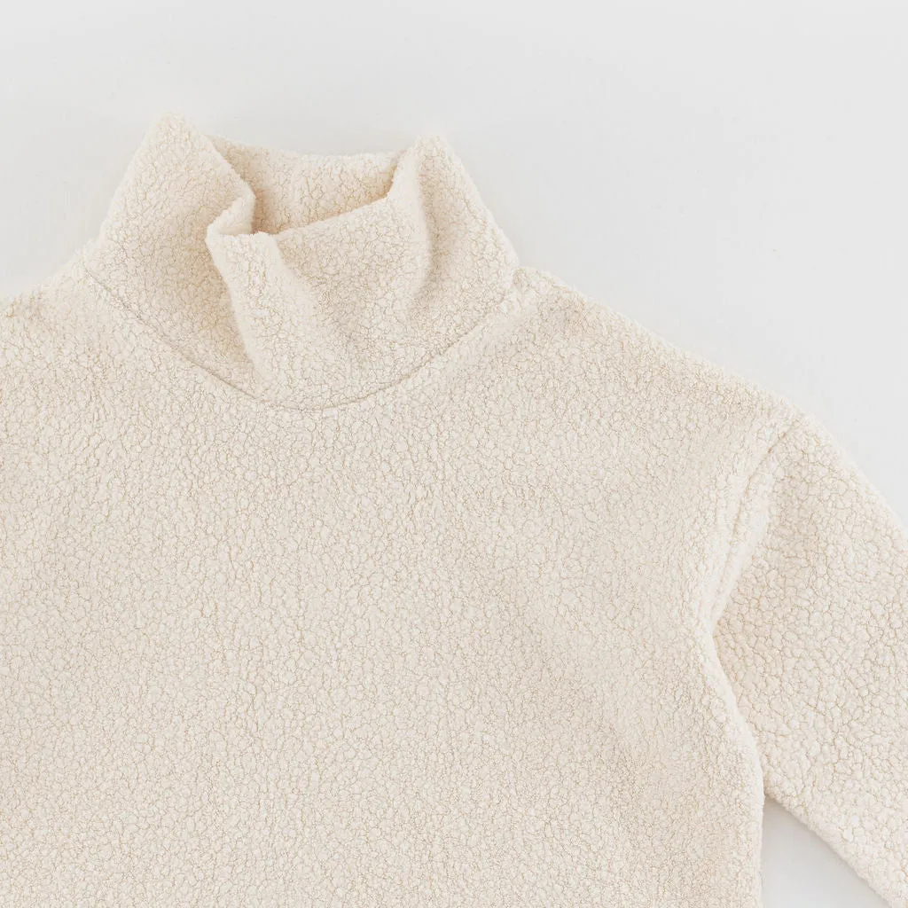 Funnel Neck Sweatshirt in Cream Sherpa