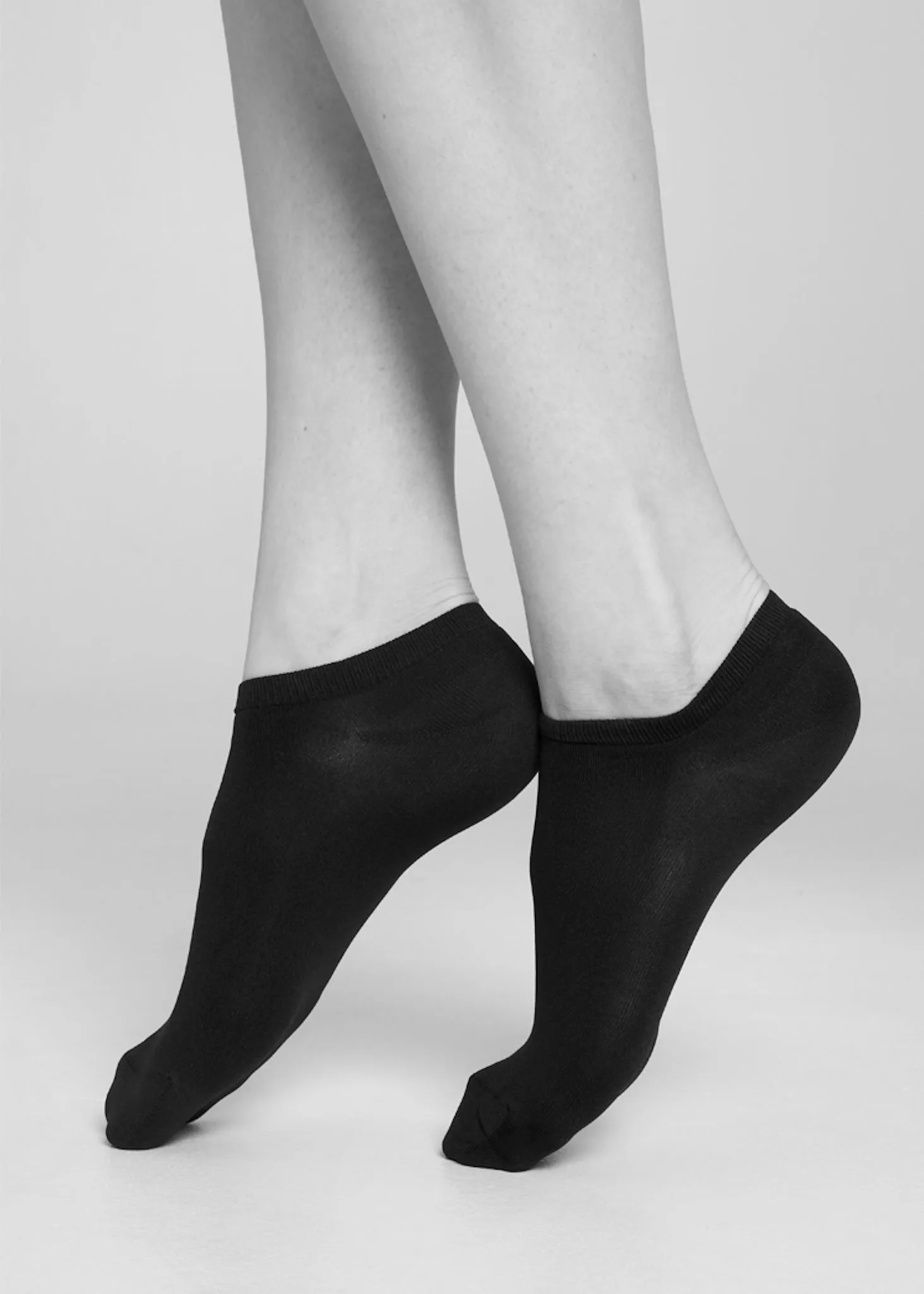 Sara Premium Sneaker Socks in Black